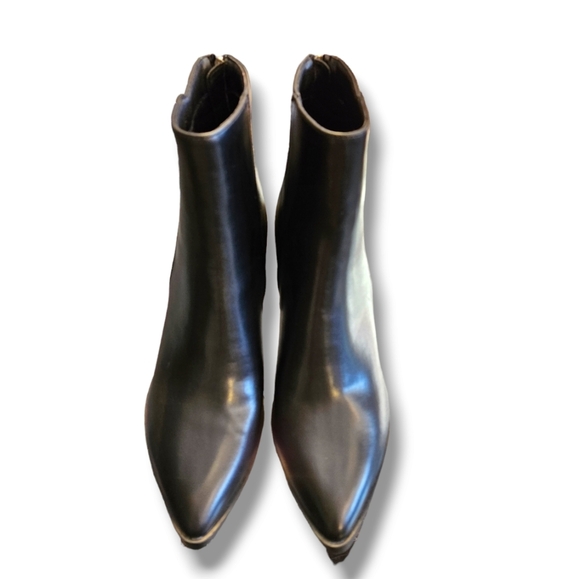 Black leather block heeled ankle boots - Picture 4 of 9